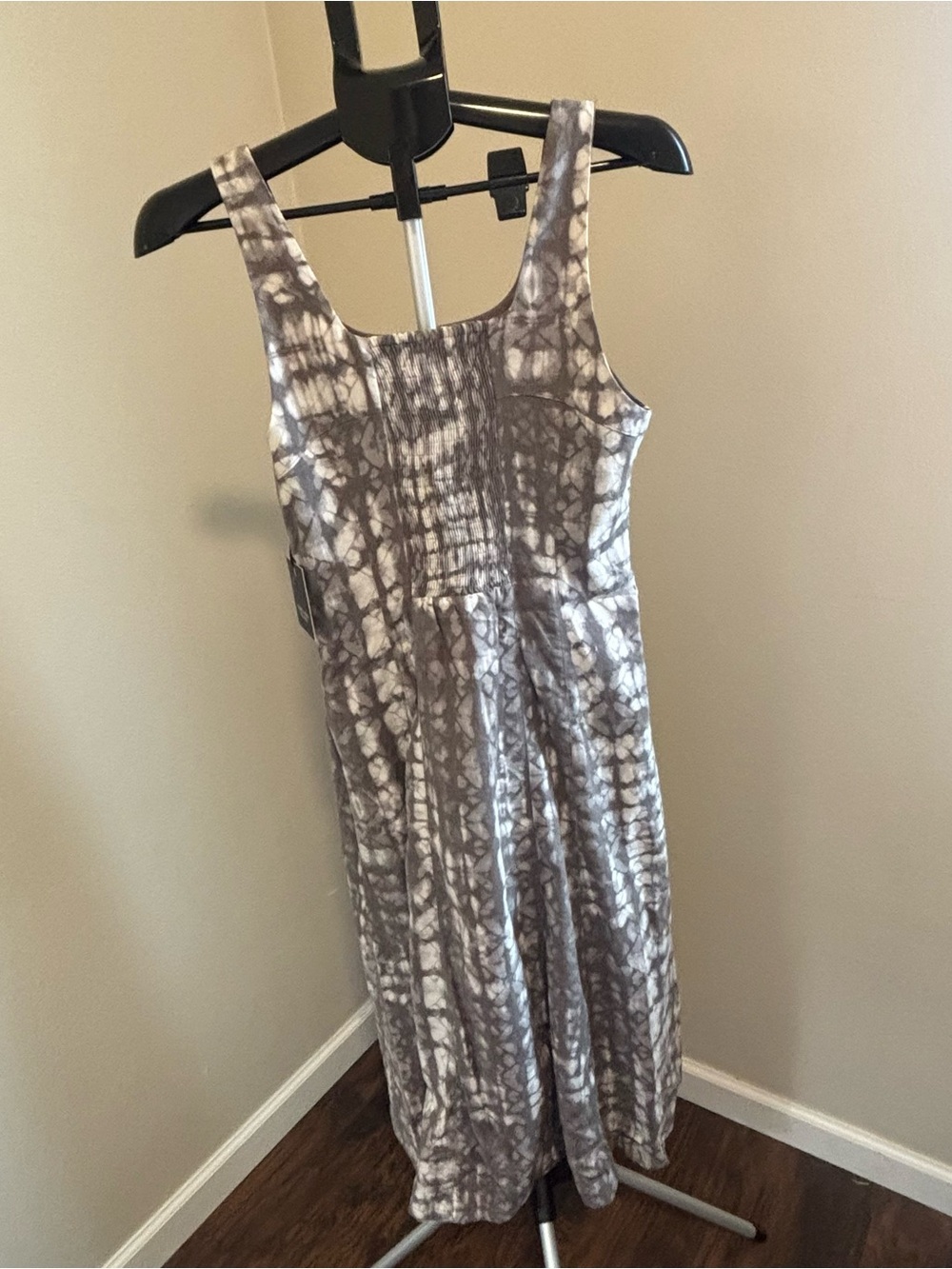 Simply Vera Vera Wang Gray Tie Dye Smocked Dress - NWT Size M